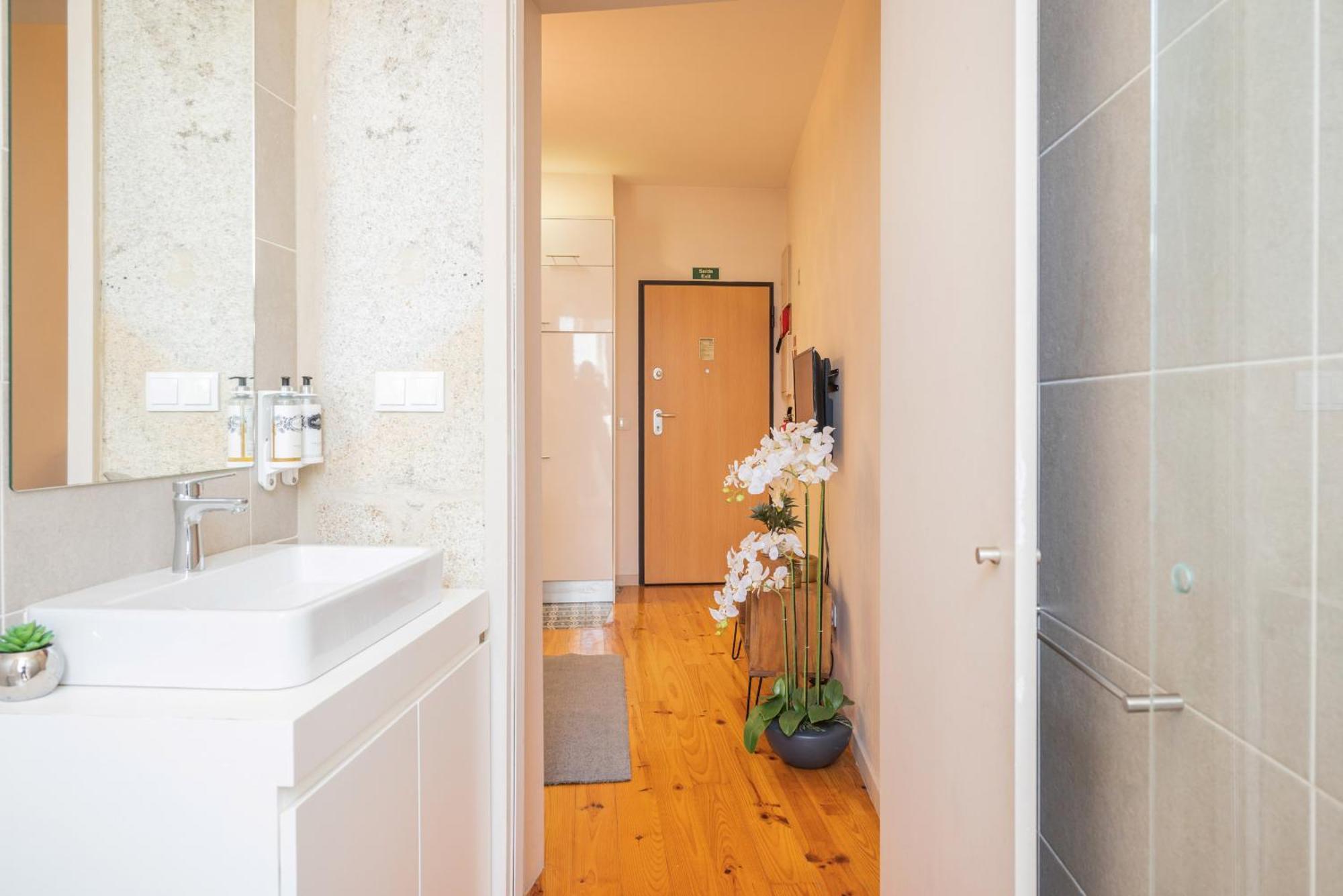 Lovely Charm House Downtown Porto Near Metro With Ac Ngoại thất bức ảnh